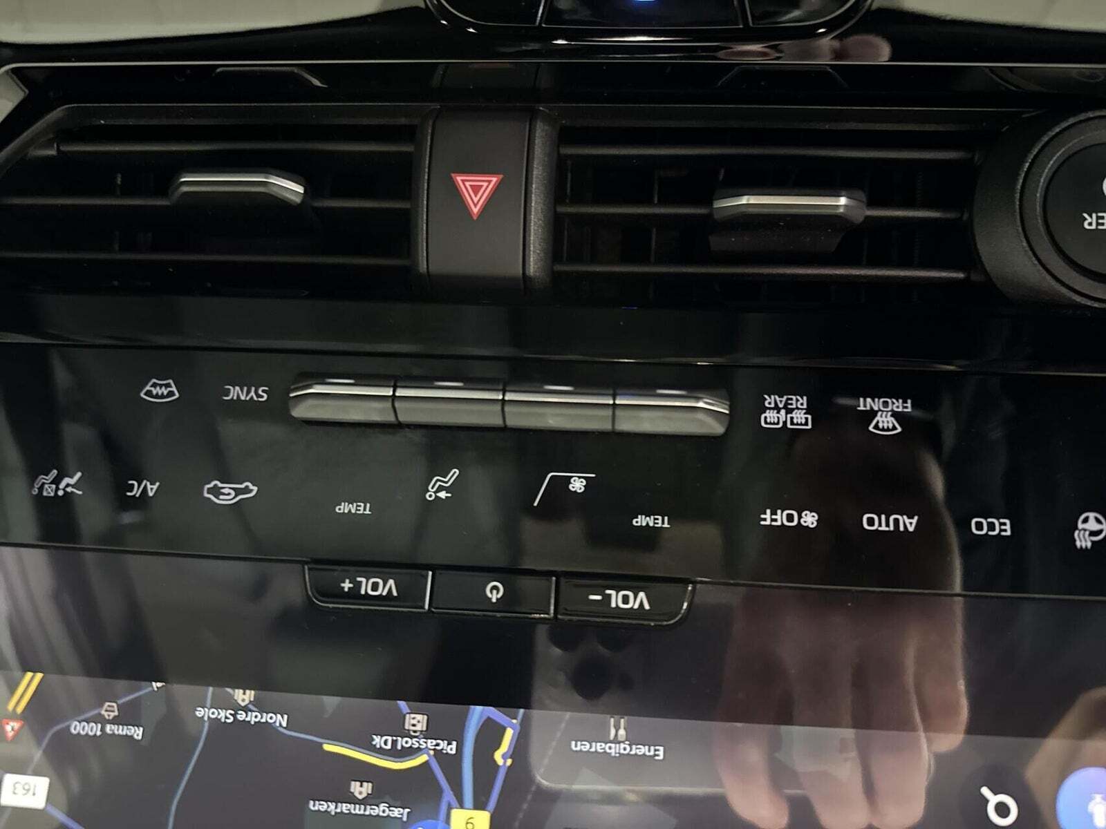 Sort Toyota BZ4X fra 2024