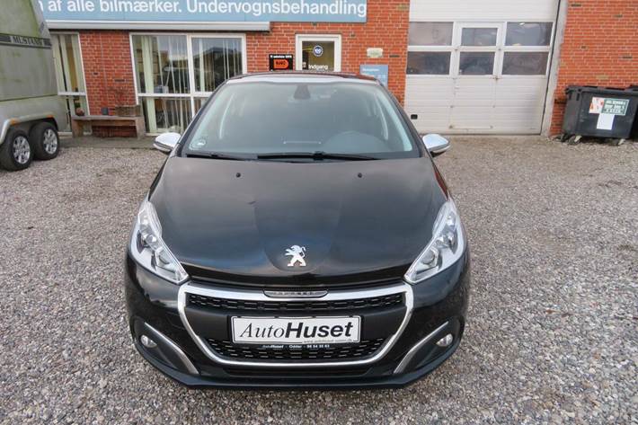 Sort Peugeot 208 fra 2018