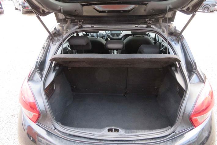 Sort Peugeot 208 fra 2018