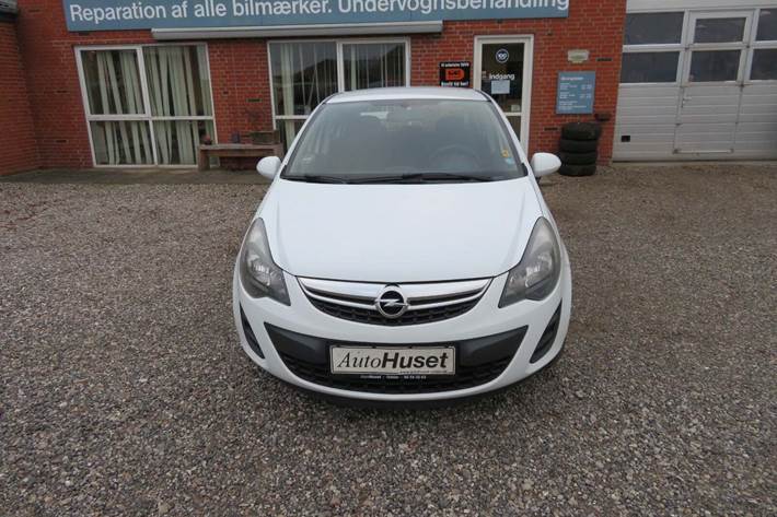 Hvid Opel Corsa fra 2014