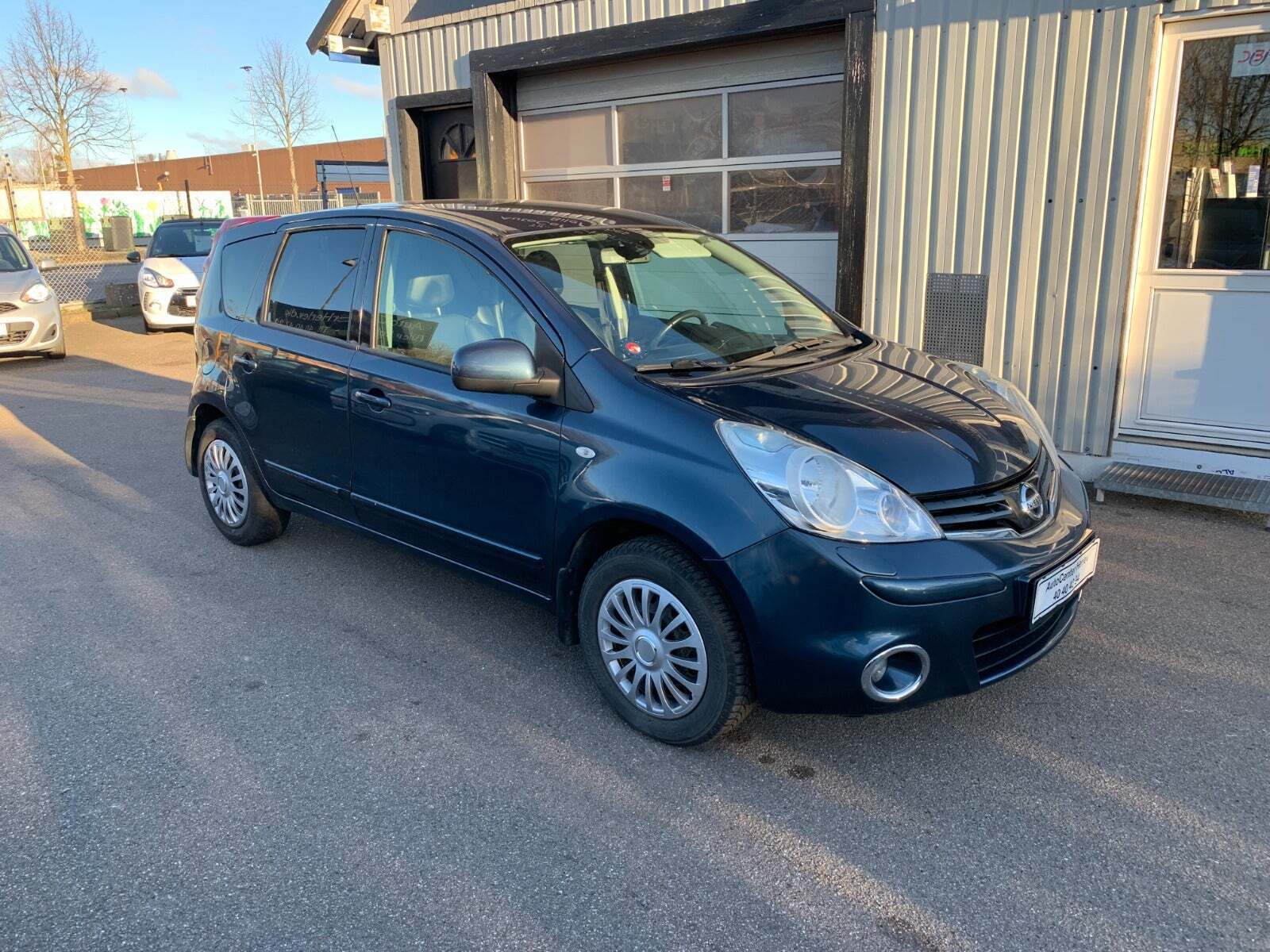 Blå Nissan Note fra 2012