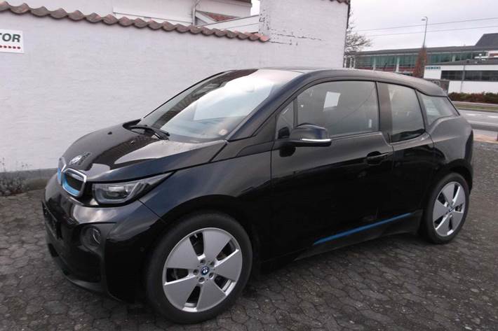 Sort BMW i3 fra 2016 set udefra
