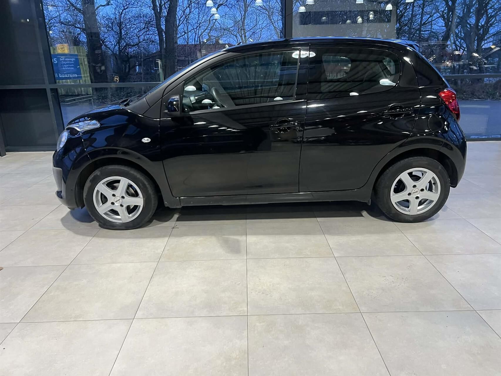 Citroën C1 1,0 VTi Sportline 72HK 5d
