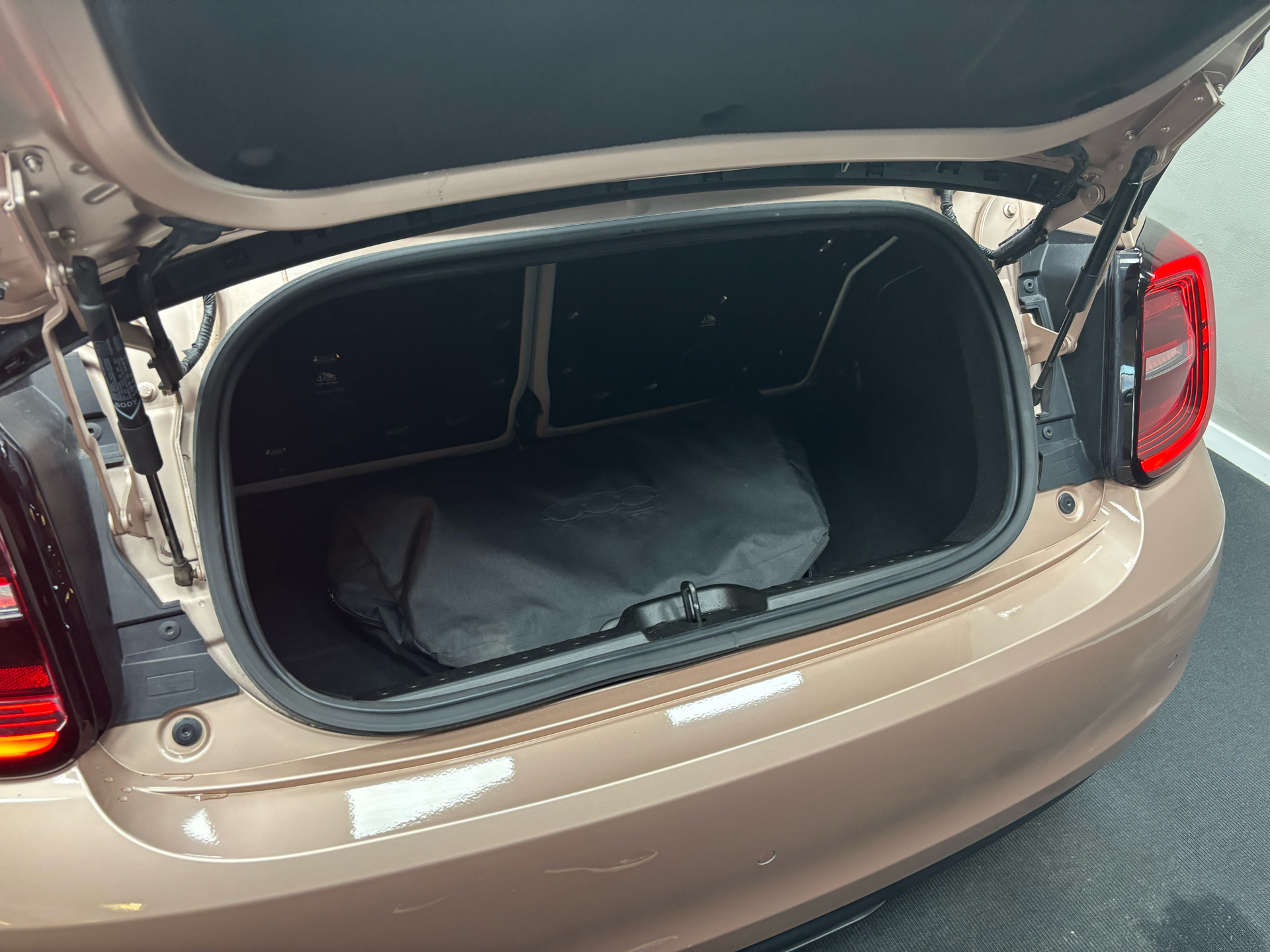 Fiat 500e EL La Prima 118HK Cabr. Aut.