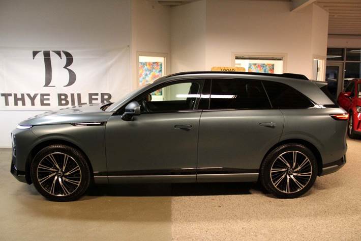 Grøn Xpeng G9 fra 2023