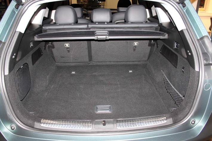 Grøn Xpeng G9 fra 2023