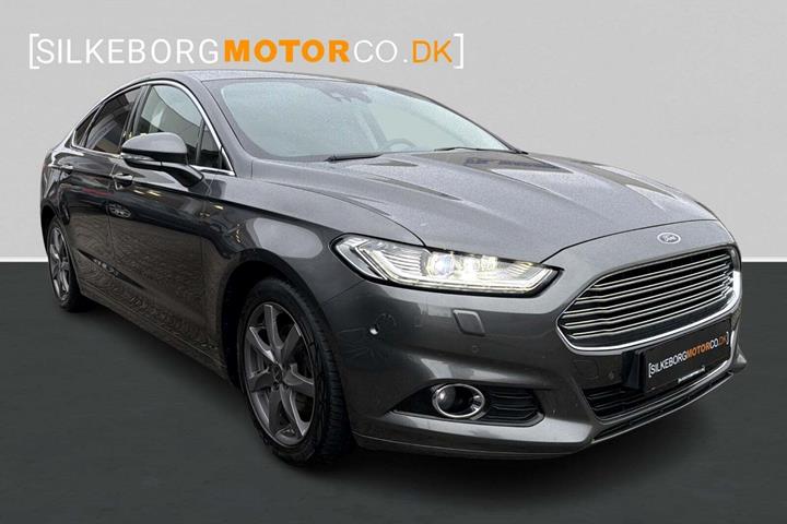 Grøn Ford Mondeo fra 2017