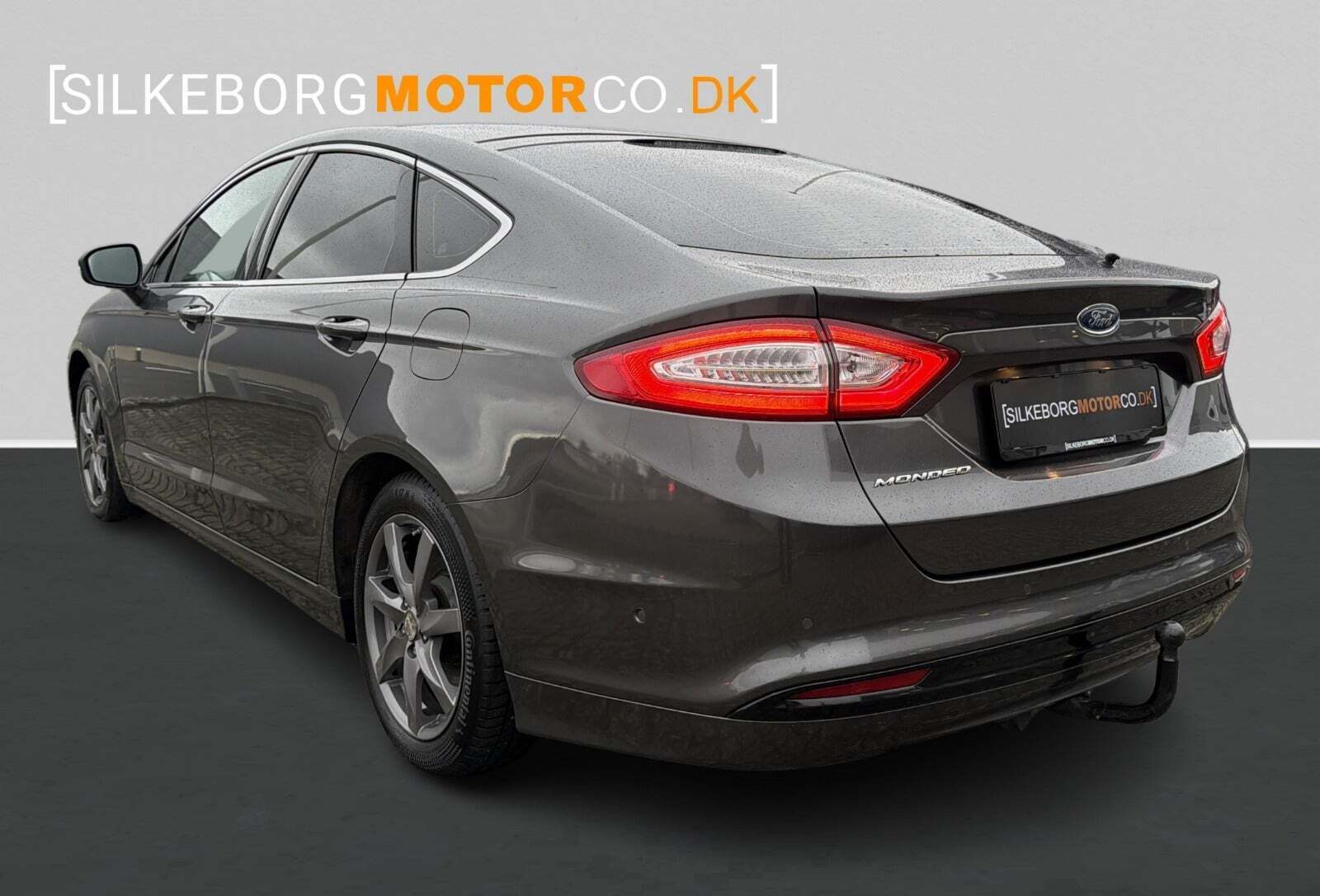 Grøn Ford Mondeo fra 2017