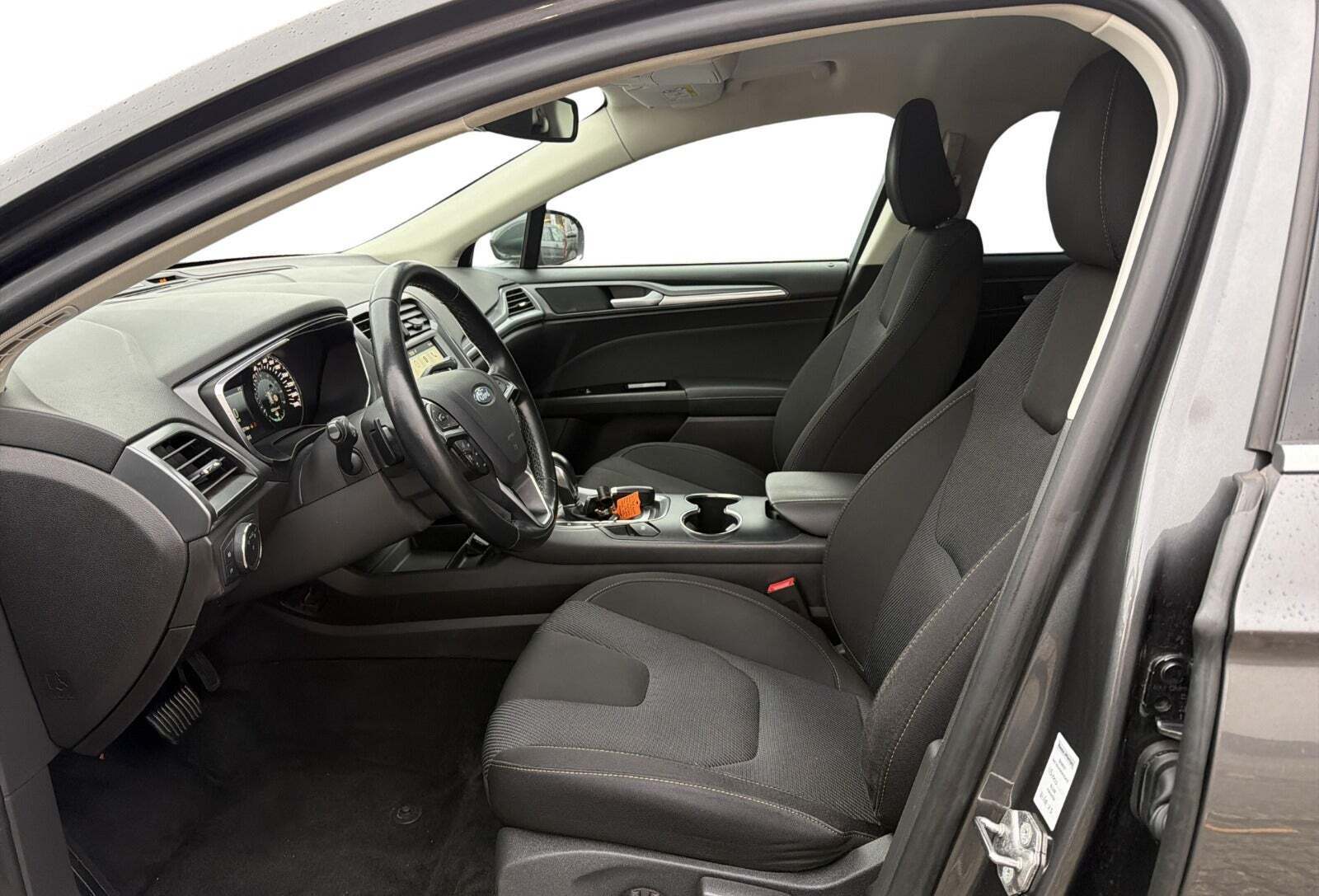 Grøn Ford Mondeo fra 2017