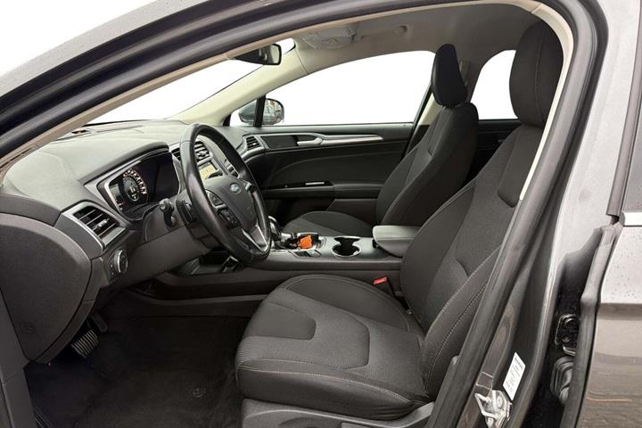 Grøn Ford Mondeo fra 2017