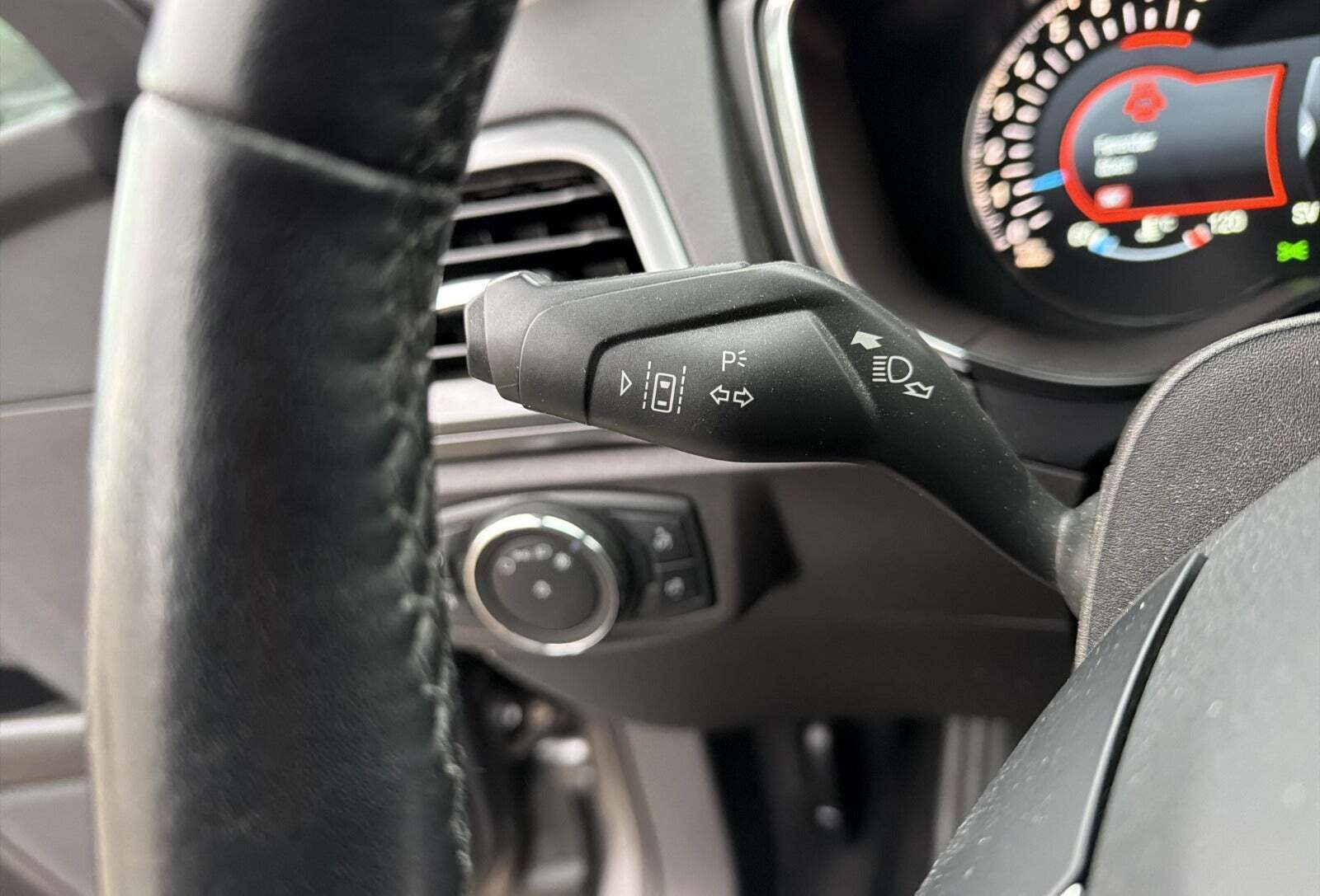 Grøn Ford Mondeo fra 2017