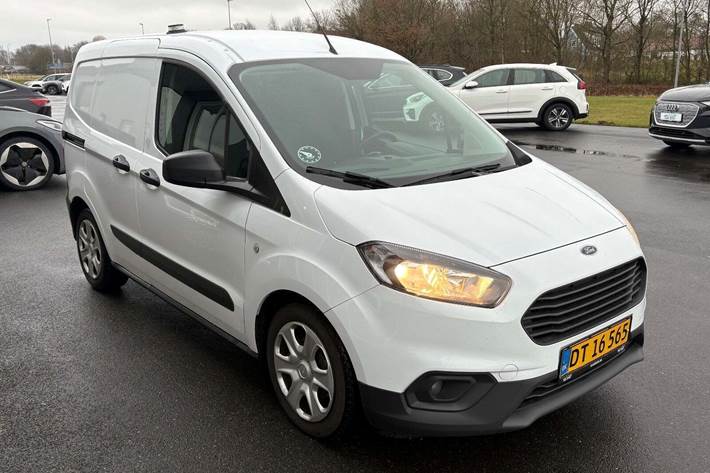 Hvid Ford Transit Courier fra 2023