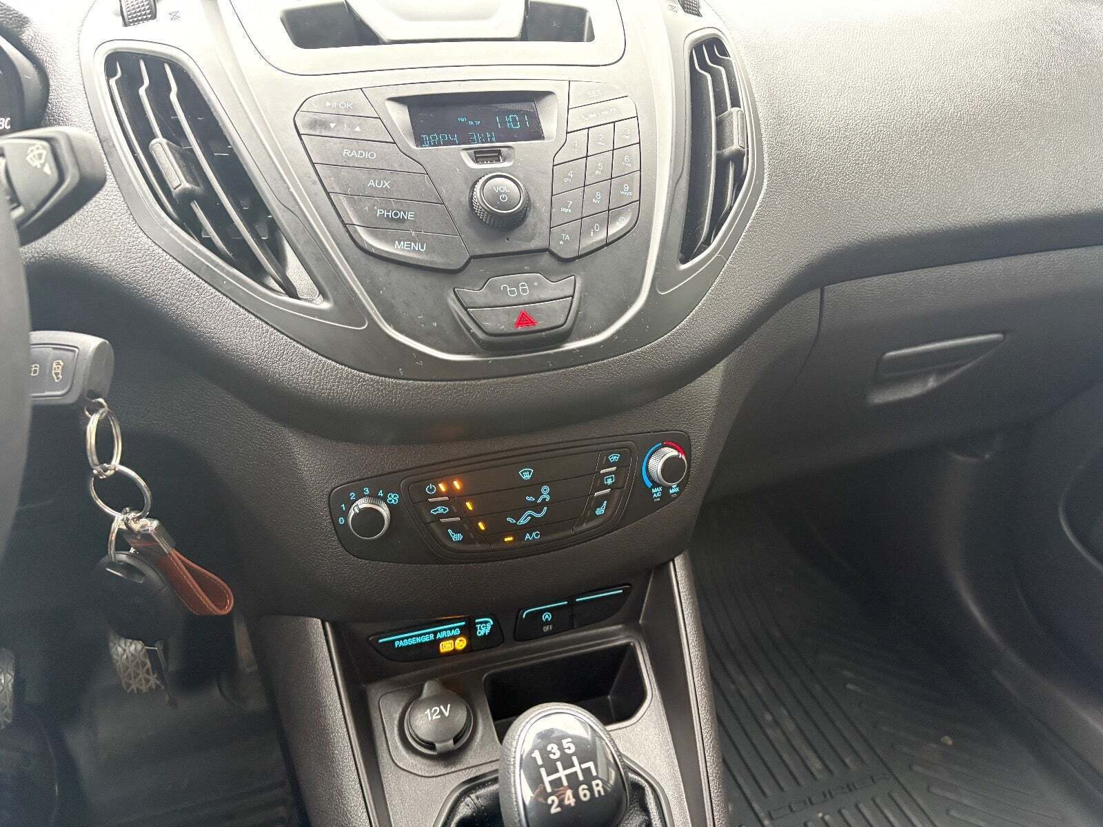 Hvid Ford Transit Courier fra 2023