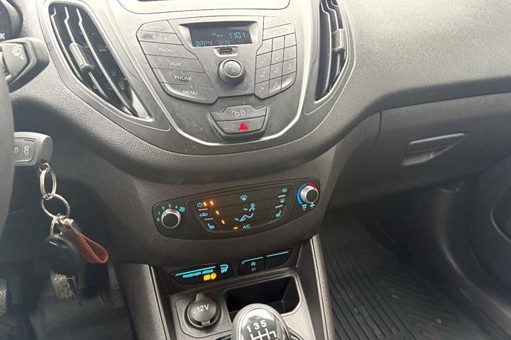 Hvid Ford Transit Courier fra 2023