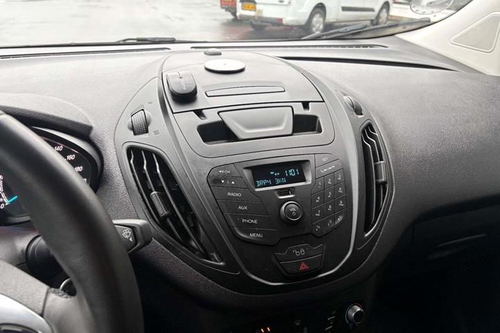 Hvid Ford Transit Courier fra 2023