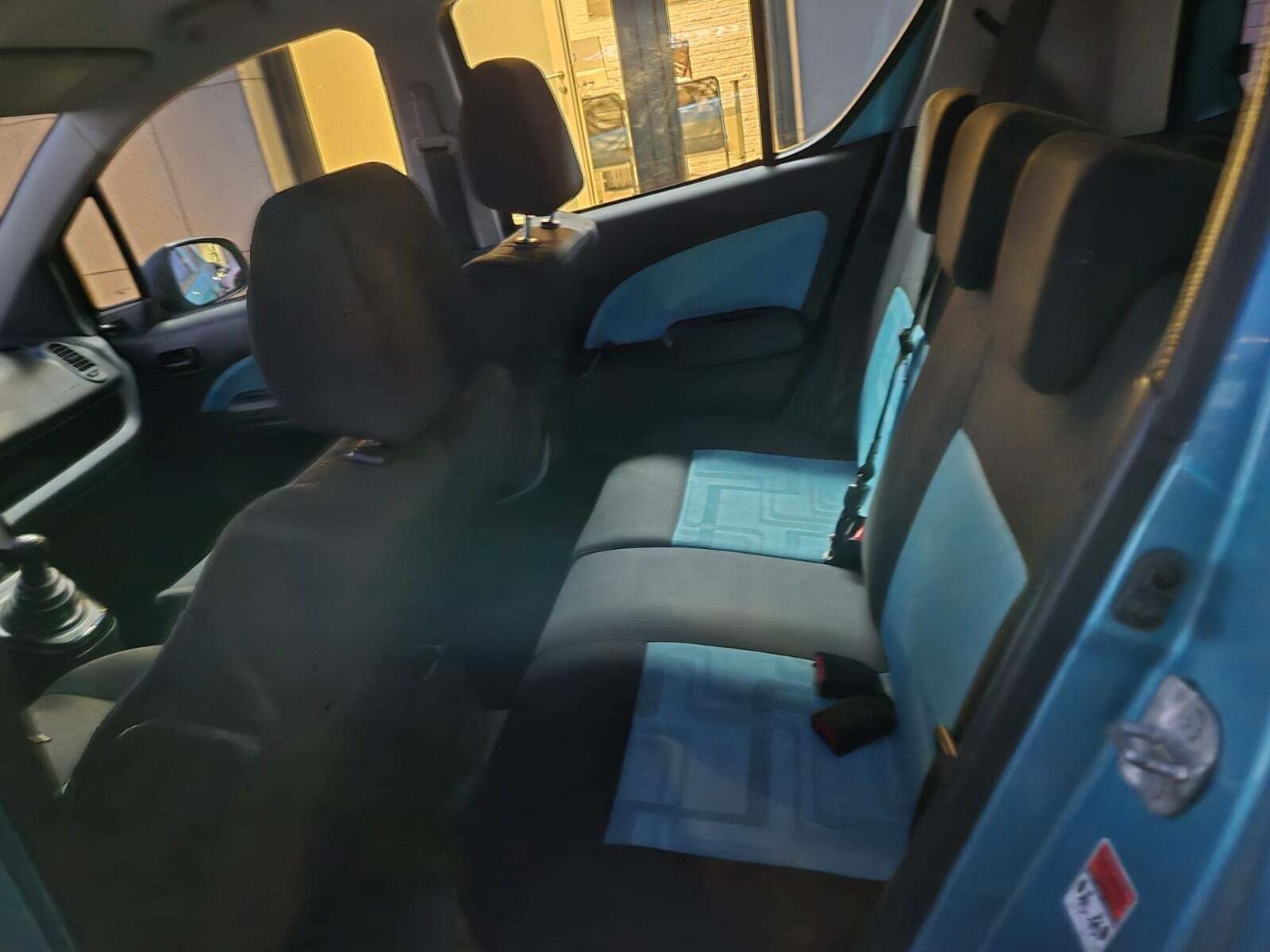 Blå Suzuki Splash fra 2011