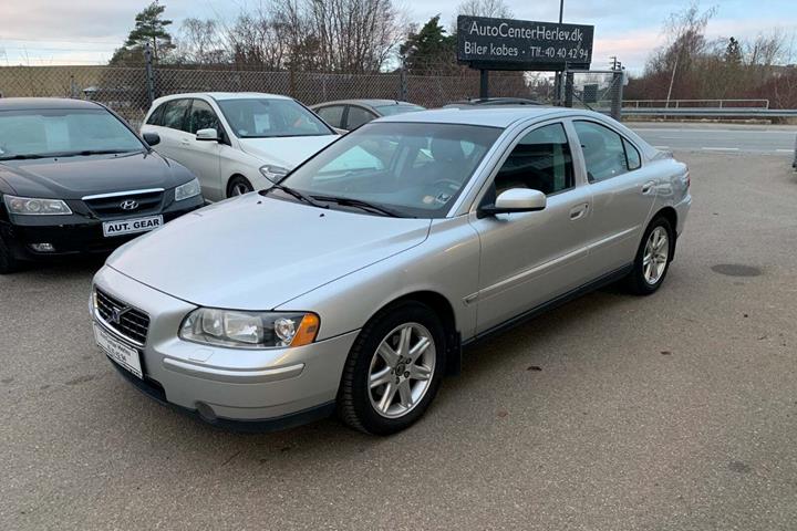 Sølv Volvo S60 fra 2006