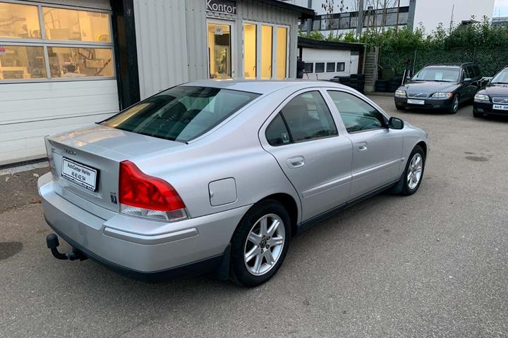 Sølv Volvo S60 fra 2006
