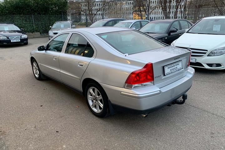 Sølv Volvo S60 fra 2006