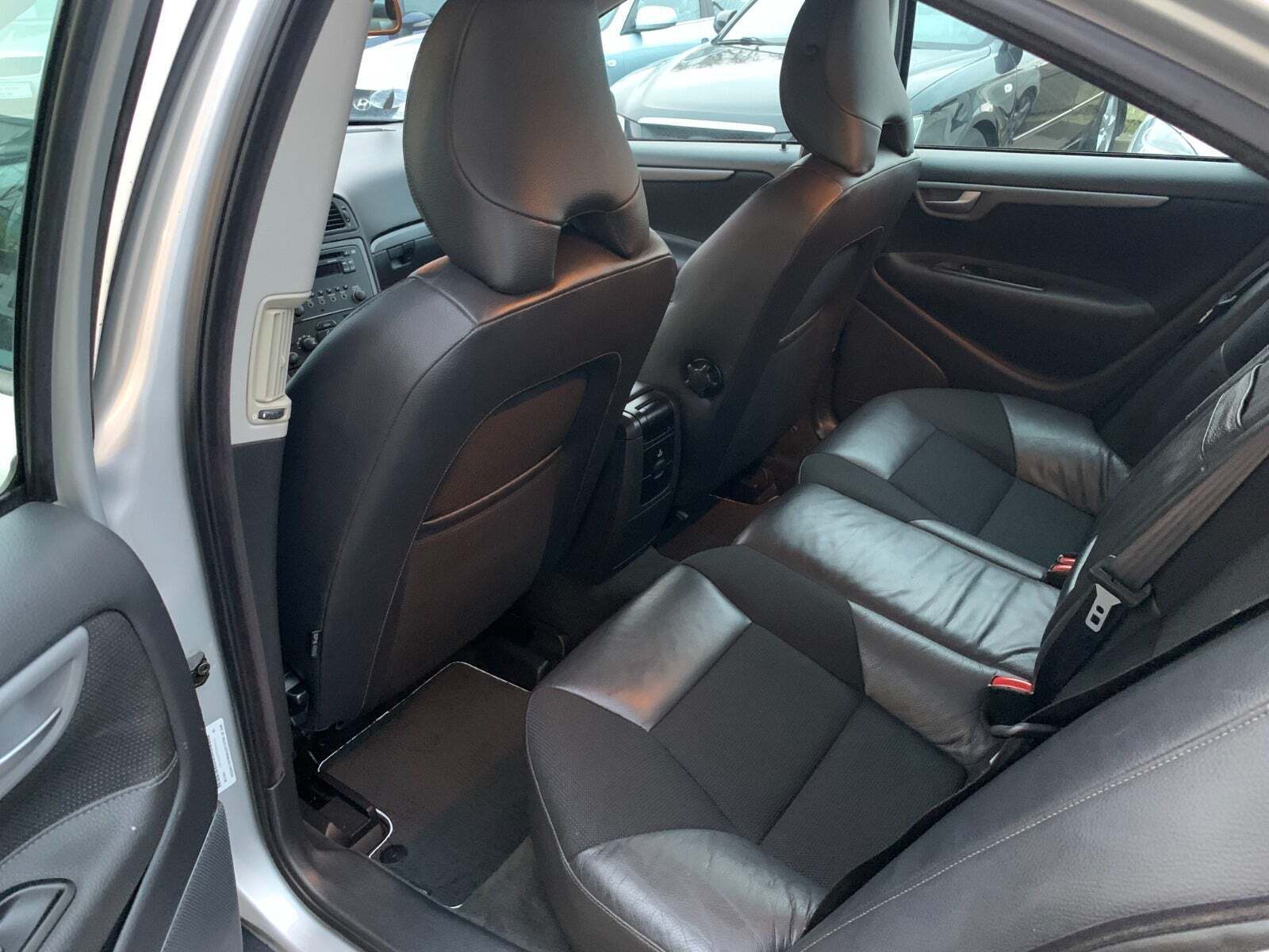 Sølv Volvo S60 fra 2006
