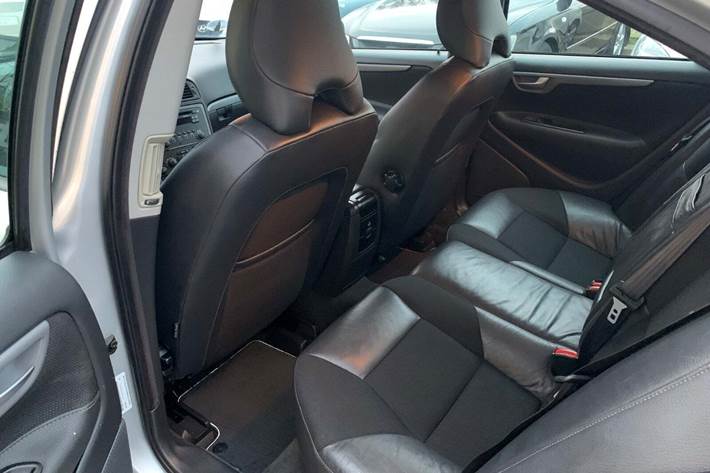 Sølv Volvo S60 fra 2006