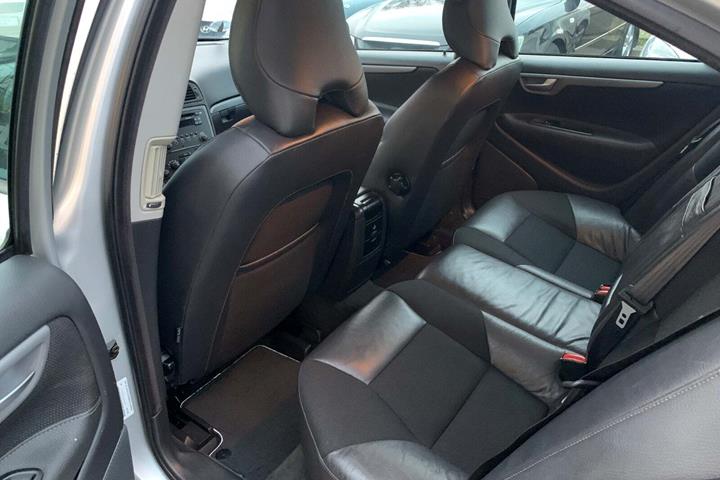 Sølv Volvo S60 fra 2006