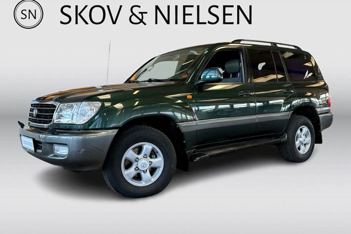 Grøn Toyota Land Cruiser fra 1999