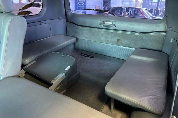 Grøn Toyota Land Cruiser fra 1999