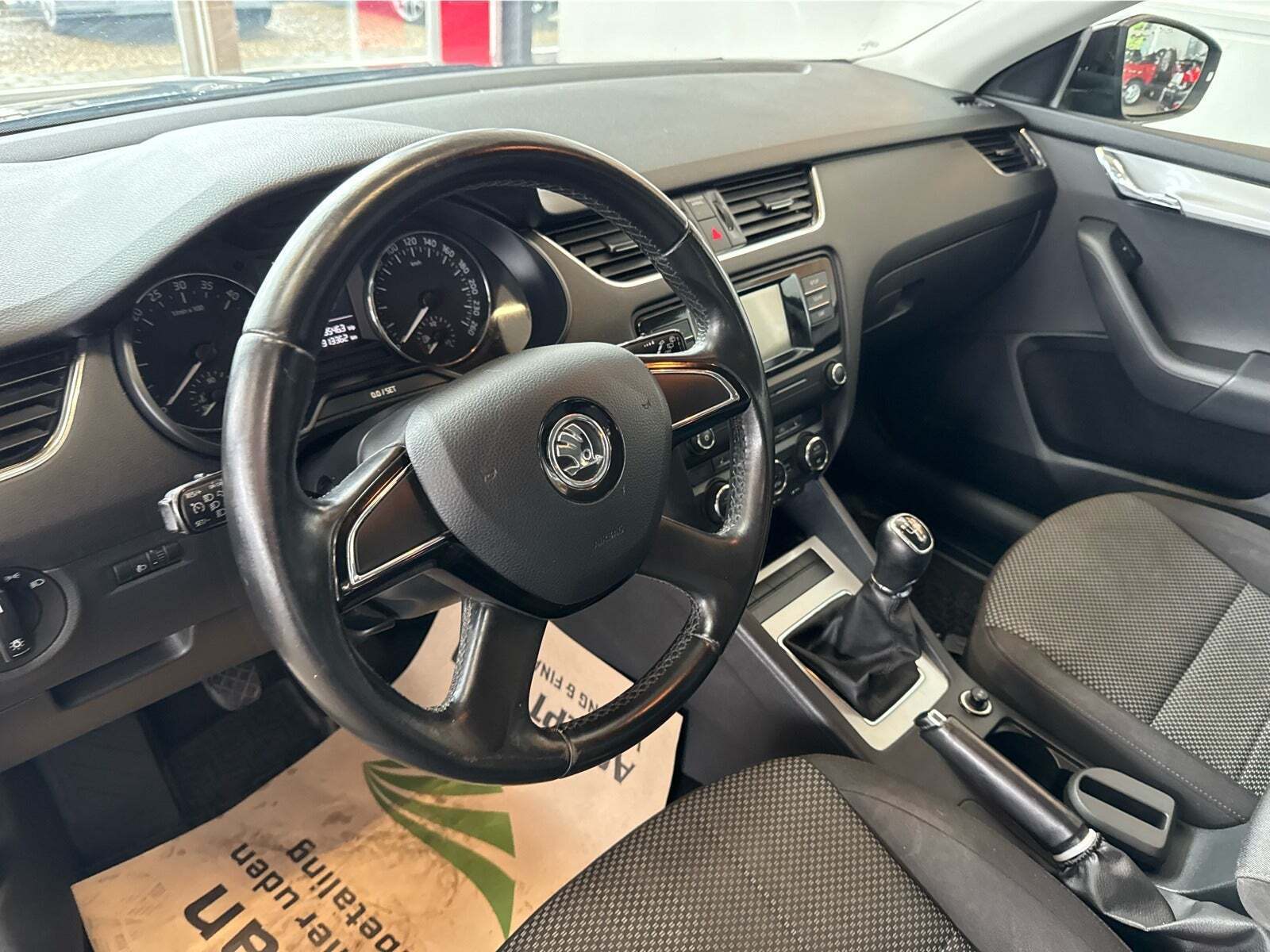 Sort Skoda Octavia fra 2015
