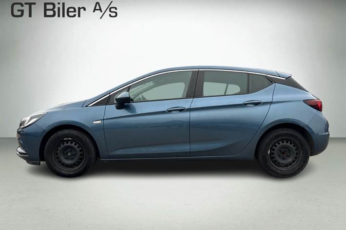 Blå Opel Astra fra 2017