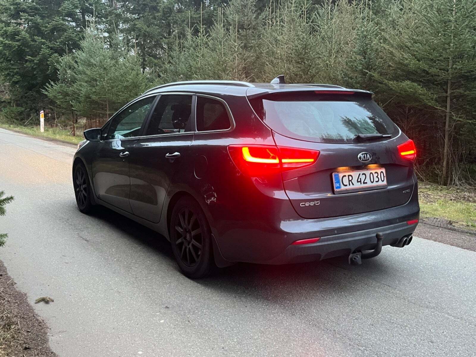 Grå Kia Ceed fra 2018