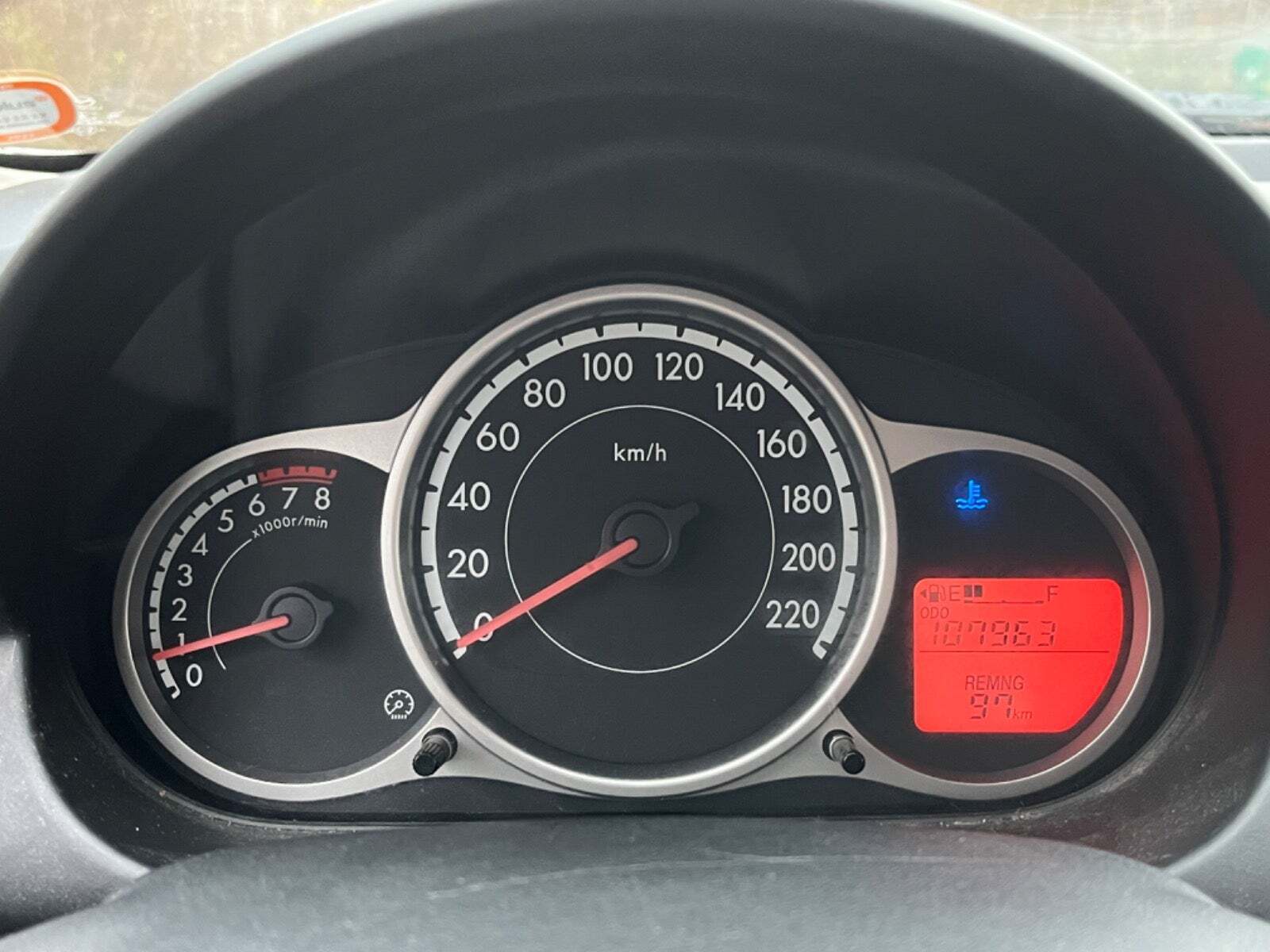 Hvid Mazda 2 fra 2012