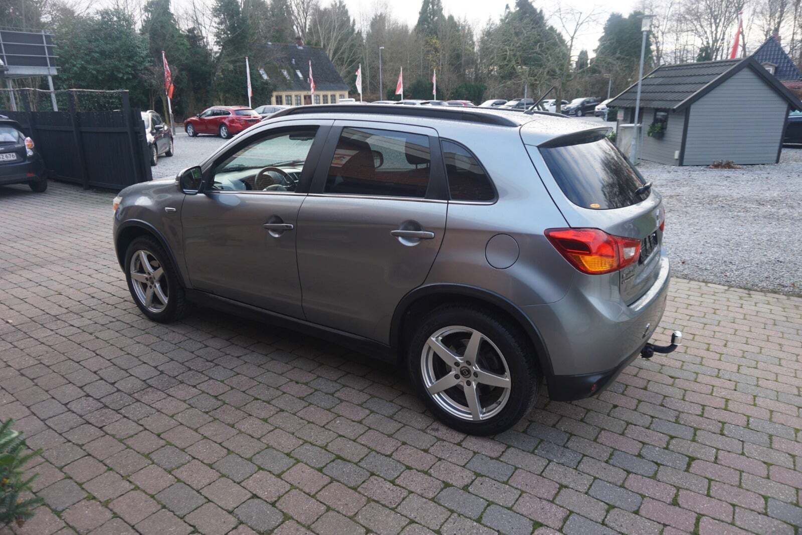 Grå Mitsubishi ASX fra 2015