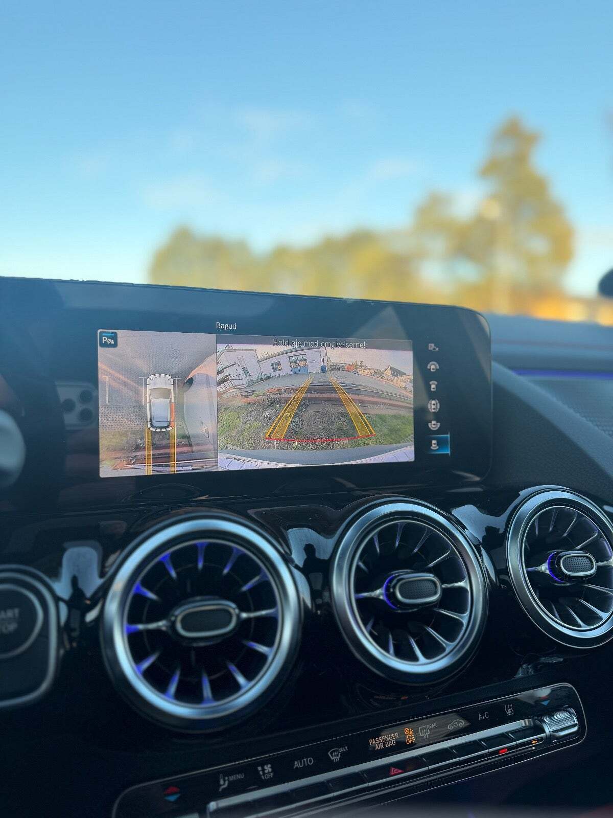 Sølv Mercedes EQA250+ fra 2023