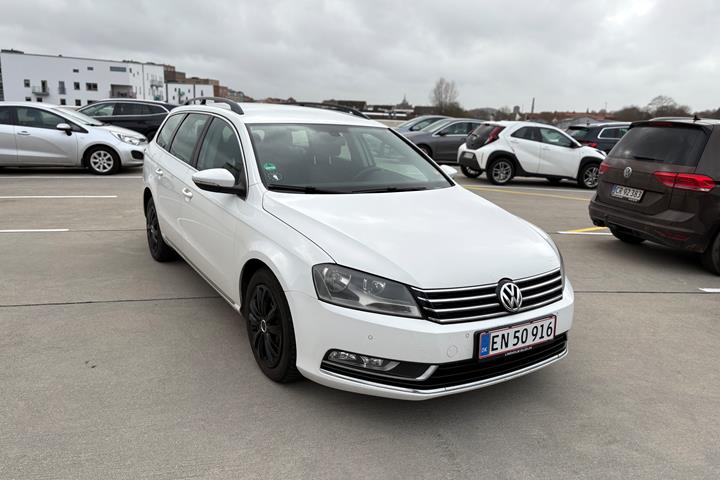 Hvid VW Passat fra 2012