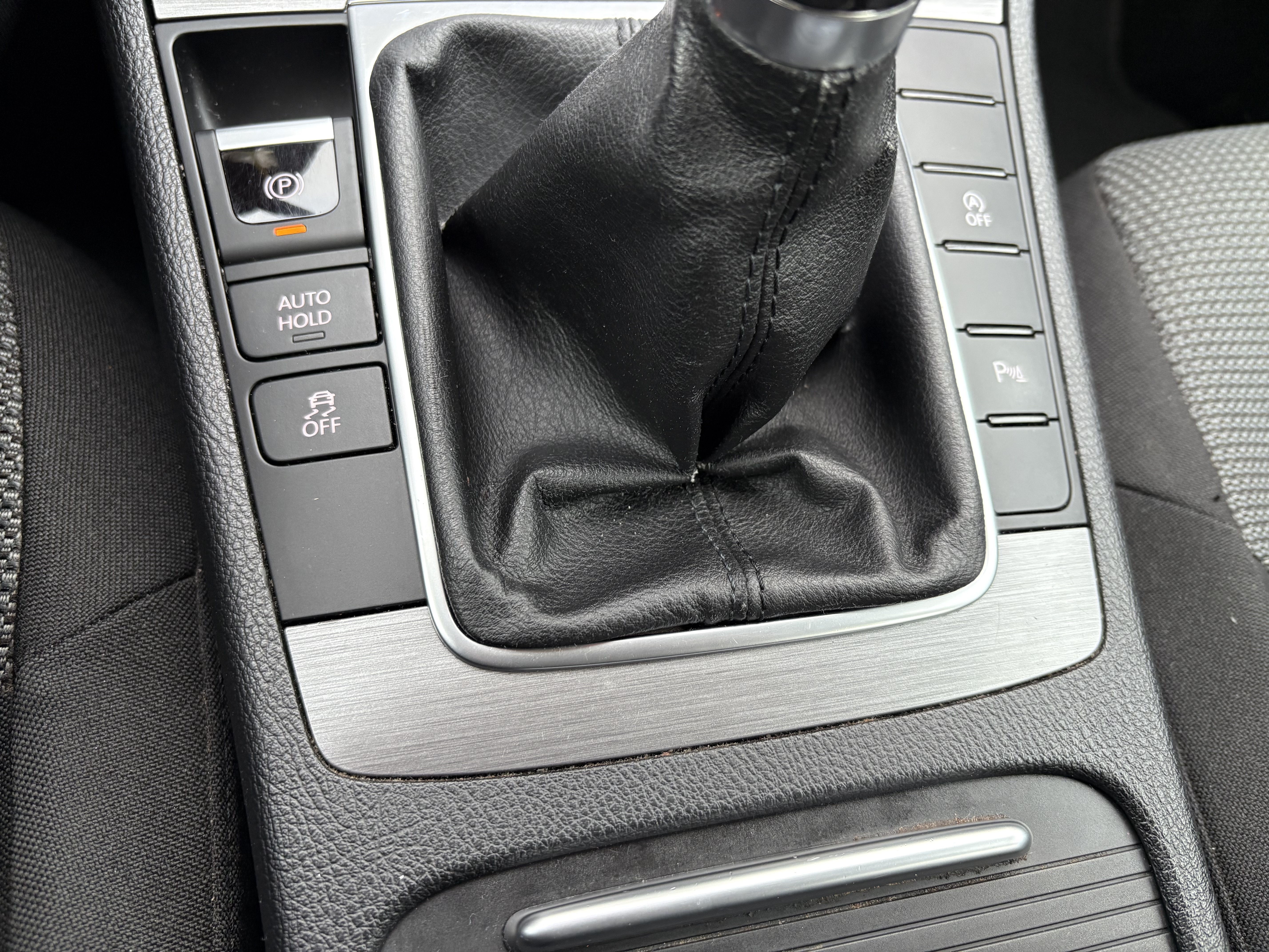 Hvid VW Passat fra 2012
