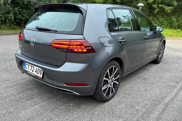 Grå VW e-Golf VII fra 2020
