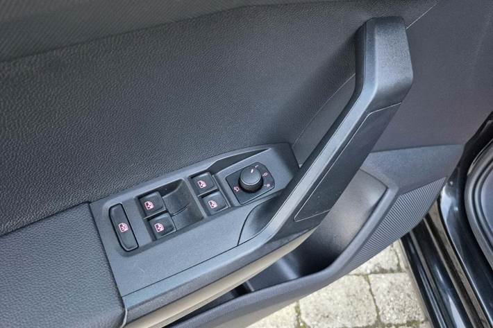 Sort Seat Ibiza fra 2024