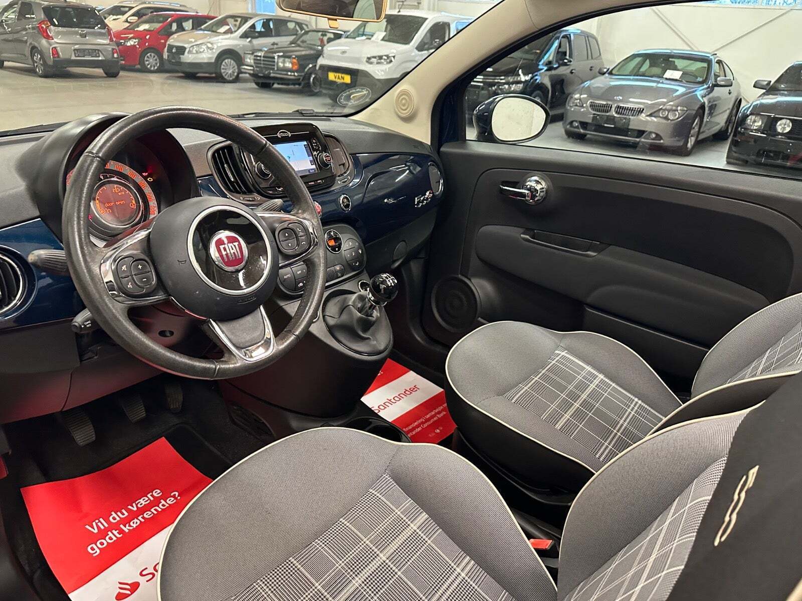 Blå Fiat 500C fra 2018