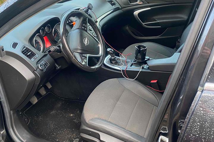 Sort Opel Insignia fra 2011