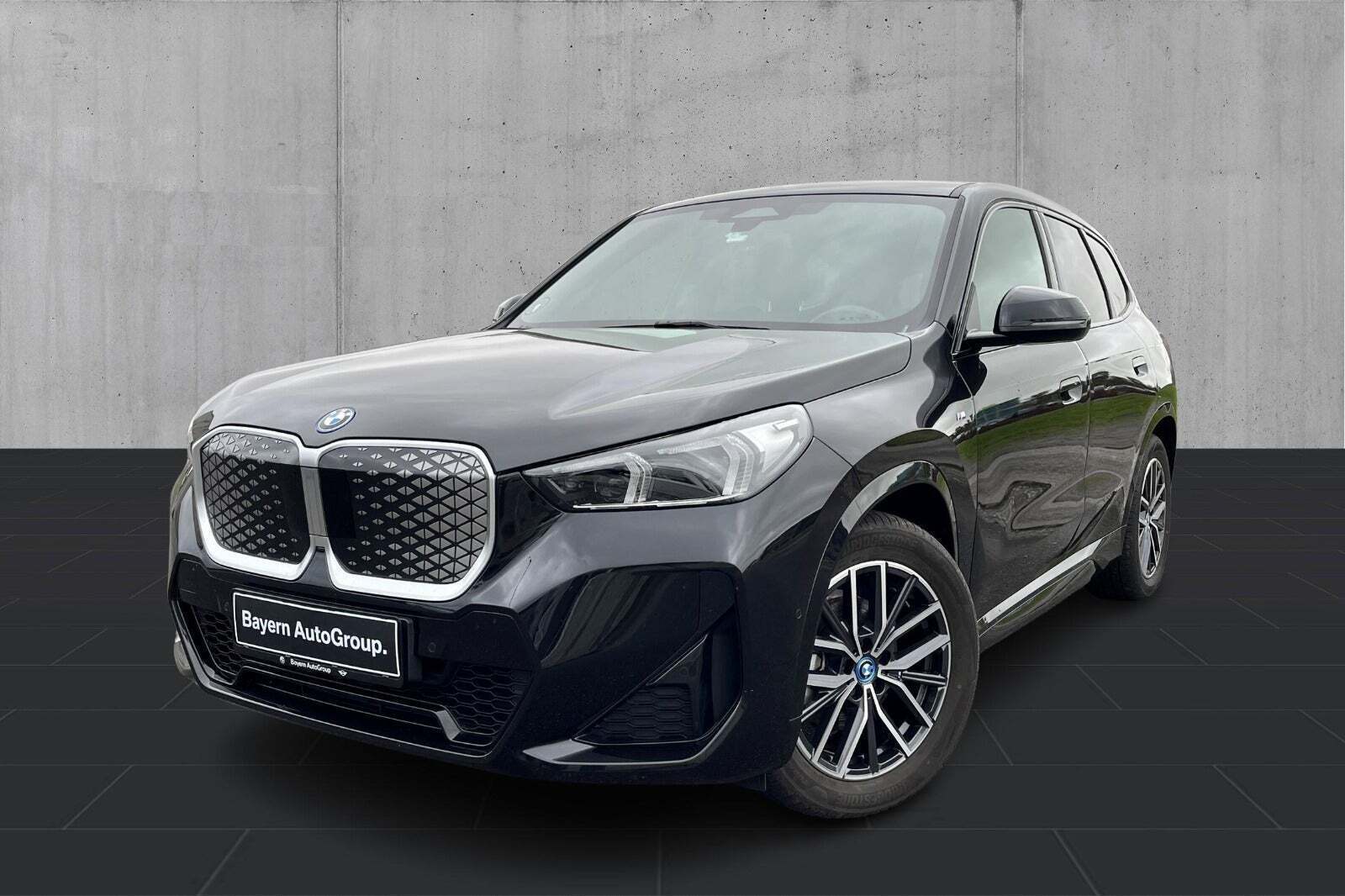 Sort BMW iX1 fra 2024