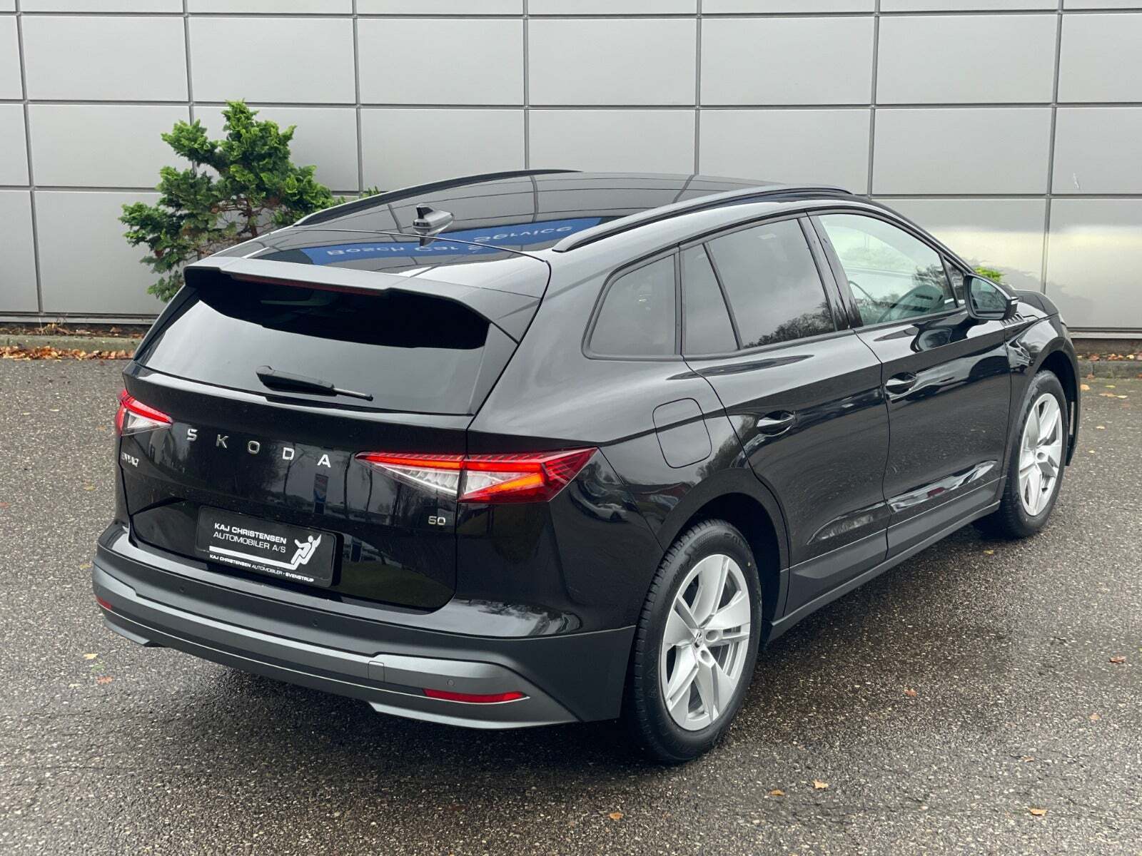 Sort Skoda Enyaq fra 2024