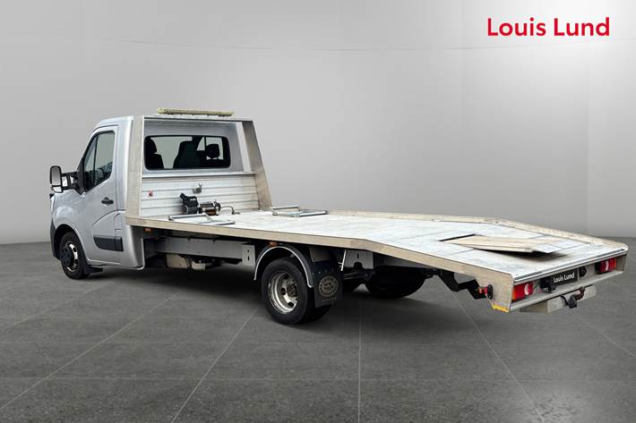 Sølv Renault Master fra 2021