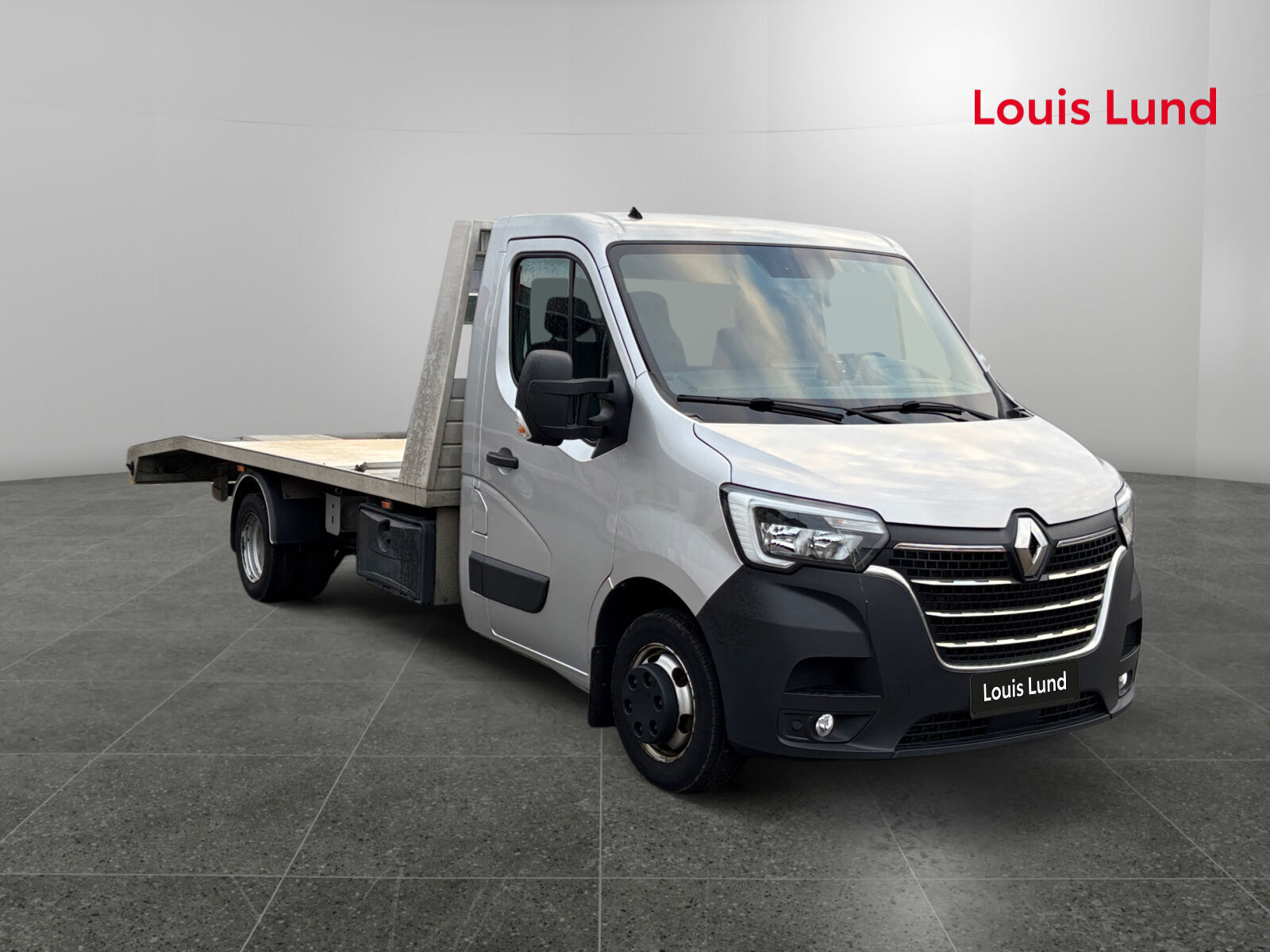 Sølv Renault Master fra 2021