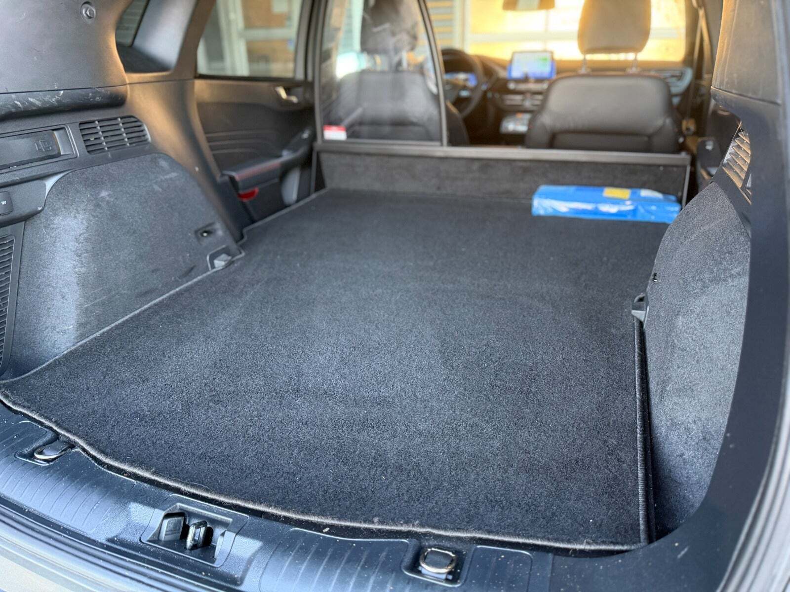 Grå Ford Kuga fra 2022