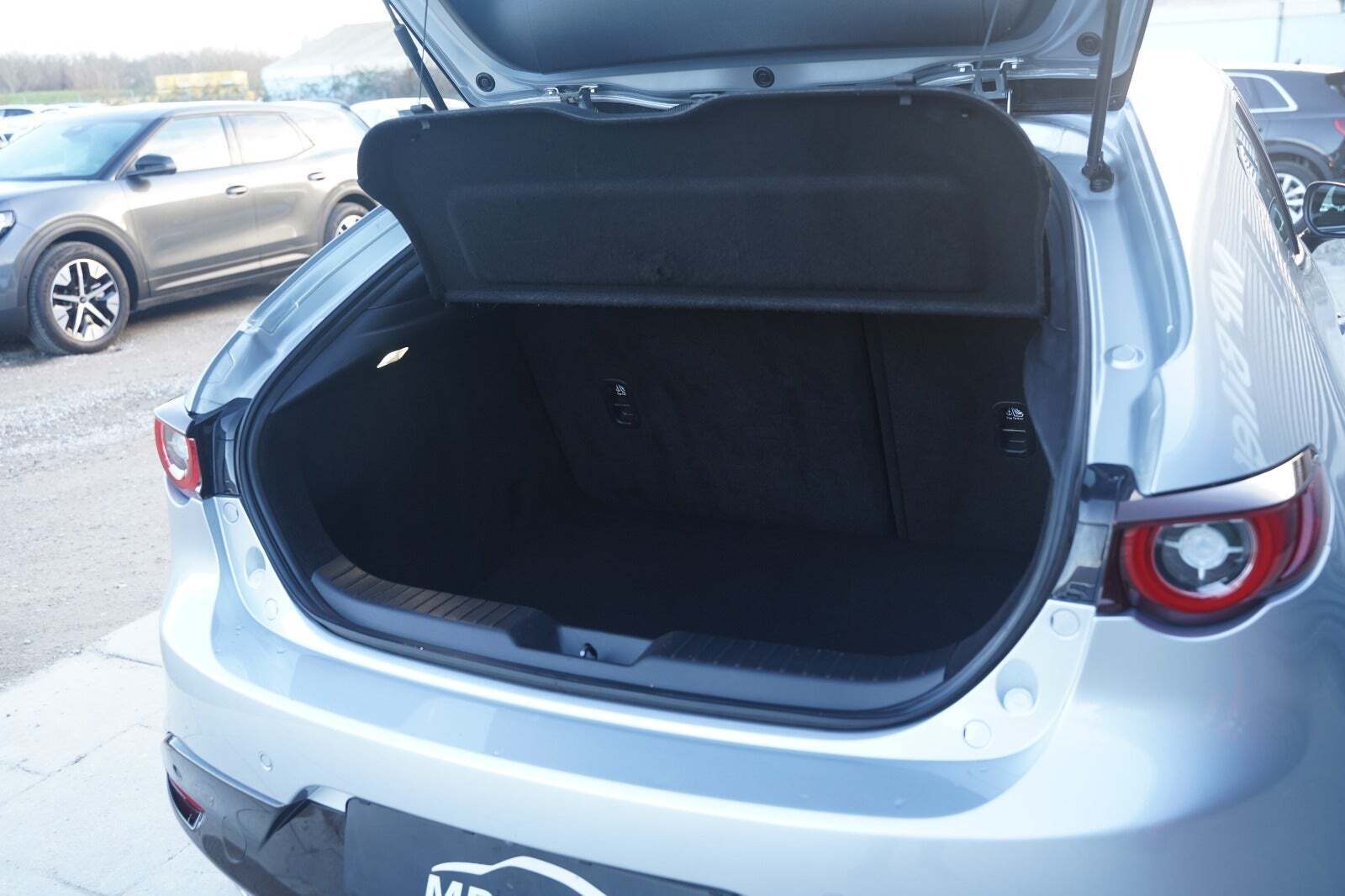 Sølv Mazda 3 fra 2022