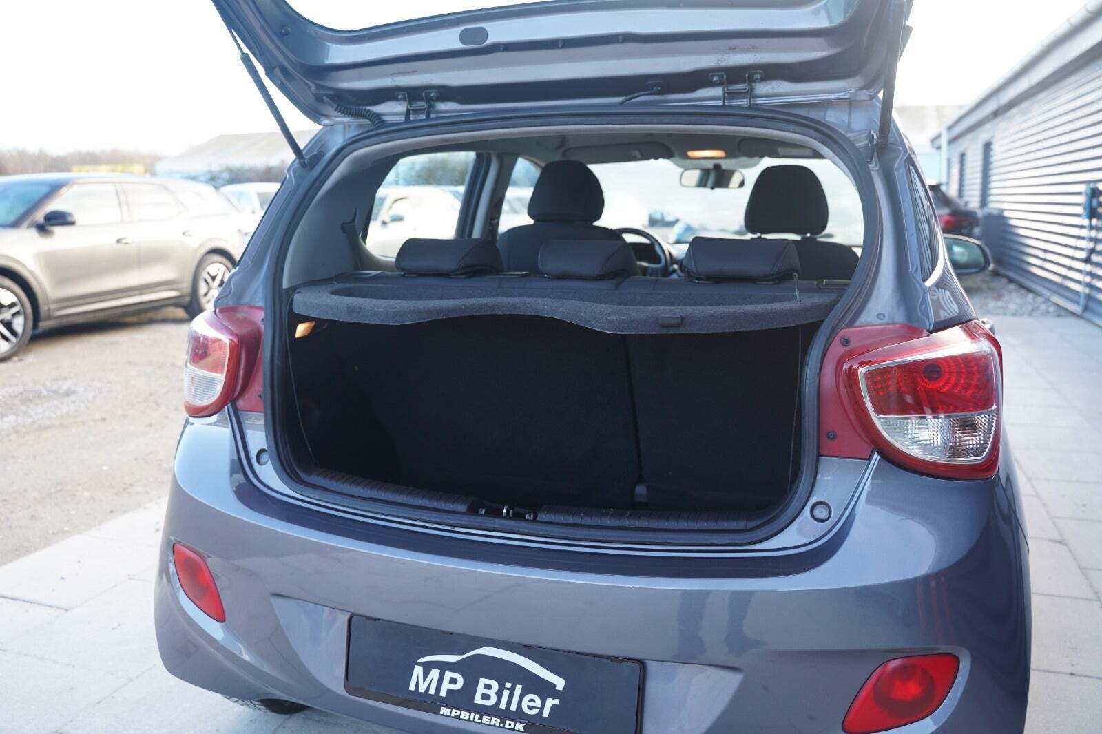 Blå Hyundai i10 fra 2015