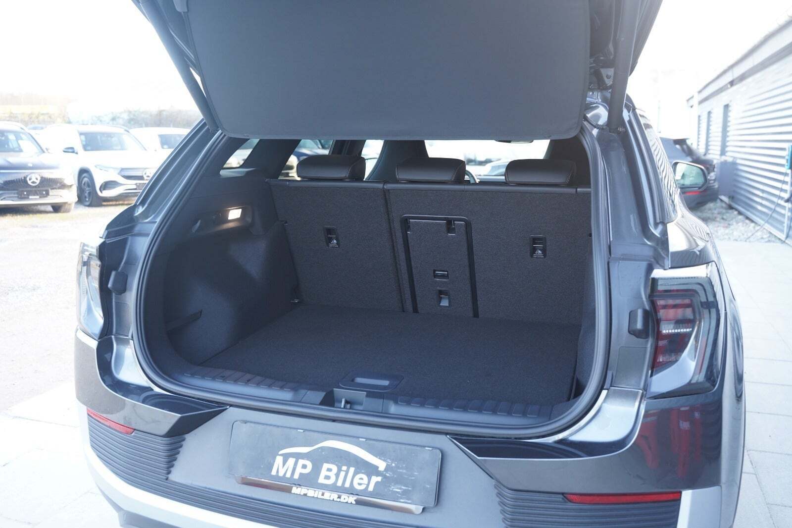 Grå Ford Explorer fra 2024