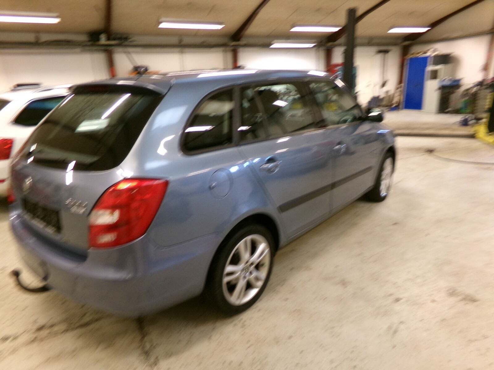 Blå Skoda Fabia fra 2009