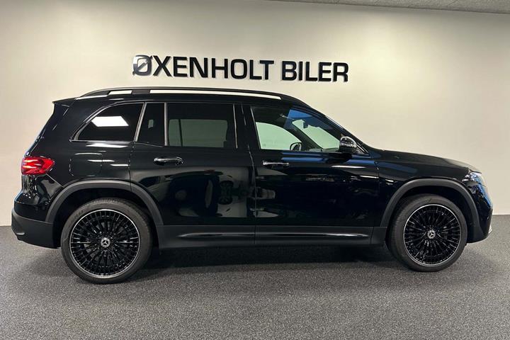 Sort Mercedes EQB300 fra 2024